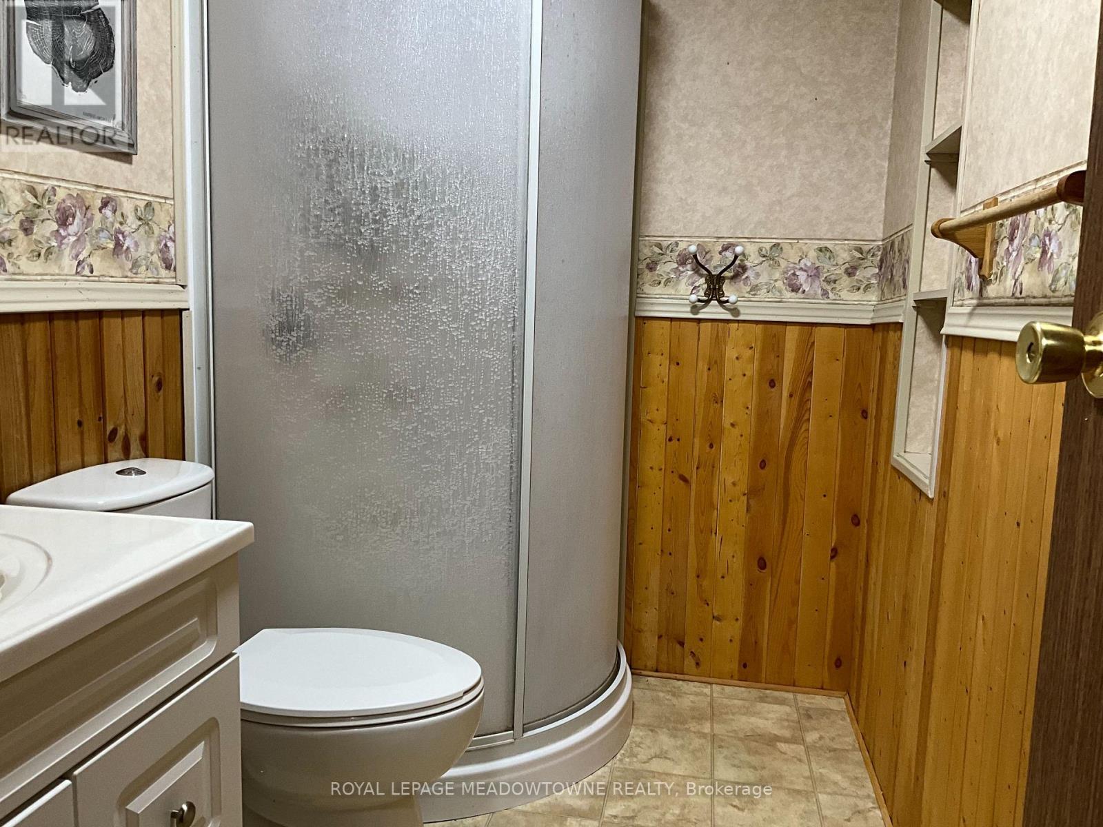 












8 GRAND  VISTA DRIVE

,
Wellington North,




Ontario
N0G2L0

