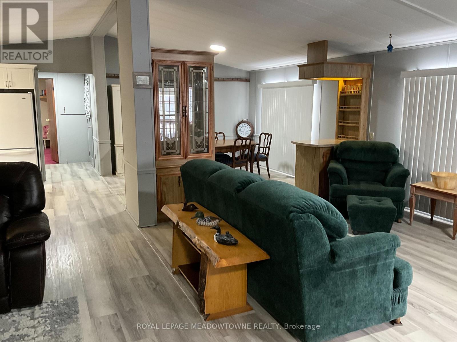 












8 GRAND  VISTA DRIVE

,
Wellington North,




Ontario
N0G2L0

