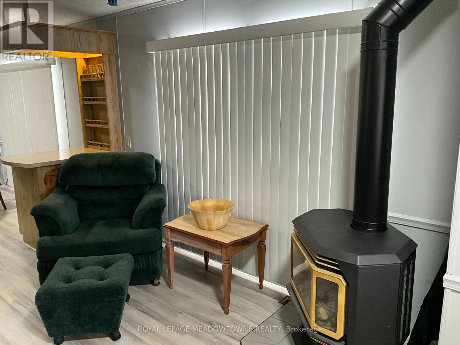 












8 GRAND  VISTA DRIVE

,
Wellington North,




Ontario
N0G2L0

