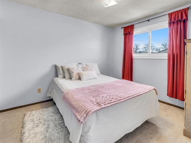 









298


Mandalay

DR,
Winnipeg,




MB
R2P 1C5

