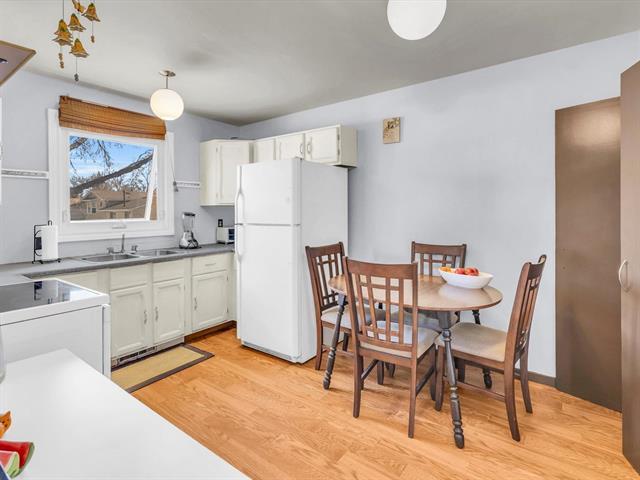 









298


Mandalay

DR,
Winnipeg,




MB
R2P 1C5

