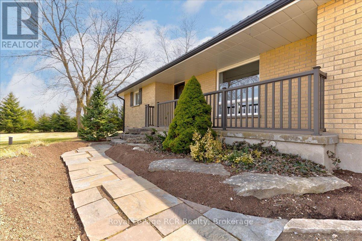 












8008 WELLINGTON ROAD 7 ROAD

,
Mapleton,




Ontario
N0G2K0

