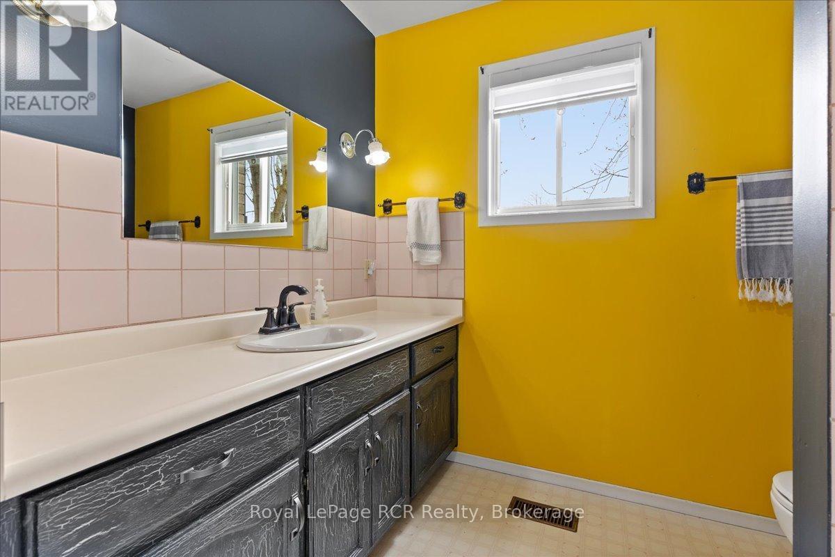 












8008 WELLINGTON ROAD 7 ROAD

,
Mapleton,




Ontario
N0G2K0


