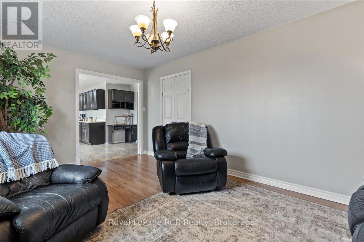 












8008 WELLINGTON ROAD 7 ROAD

,
Mapleton,




Ontario
N0G2K0

