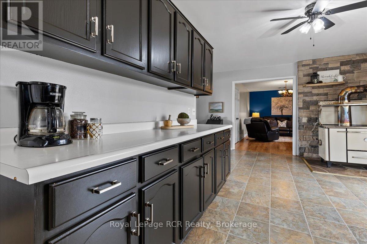 












8008 WELLINGTON ROAD 7 ROAD

,
Mapleton,




Ontario
N0G2K0

