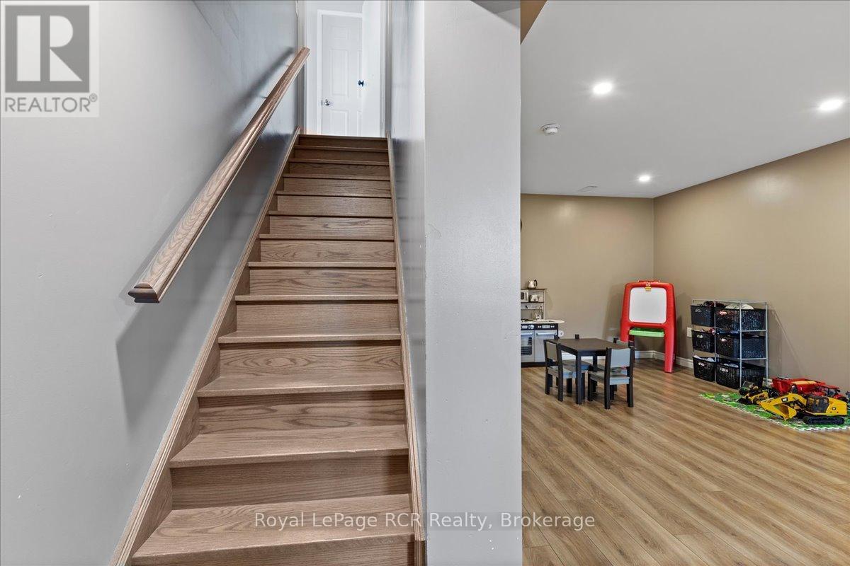 












8008 WELLINGTON ROAD 7 ROAD

,
Mapleton,




Ontario
N0G2K0

