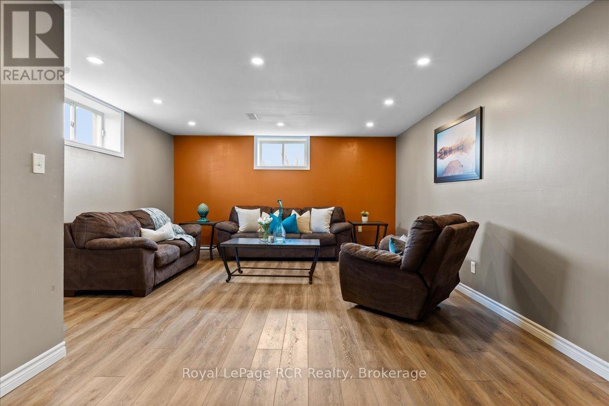 












8008 WELLINGTON ROAD 7 ROAD

,
Mapleton,




Ontario
N0G2K0

