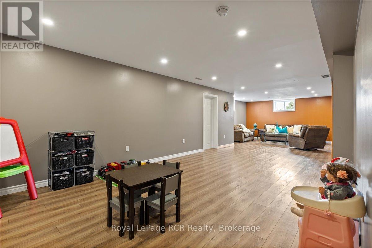 












8008 WELLINGTON ROAD 7 ROAD

,
Mapleton,




Ontario
N0G2K0

