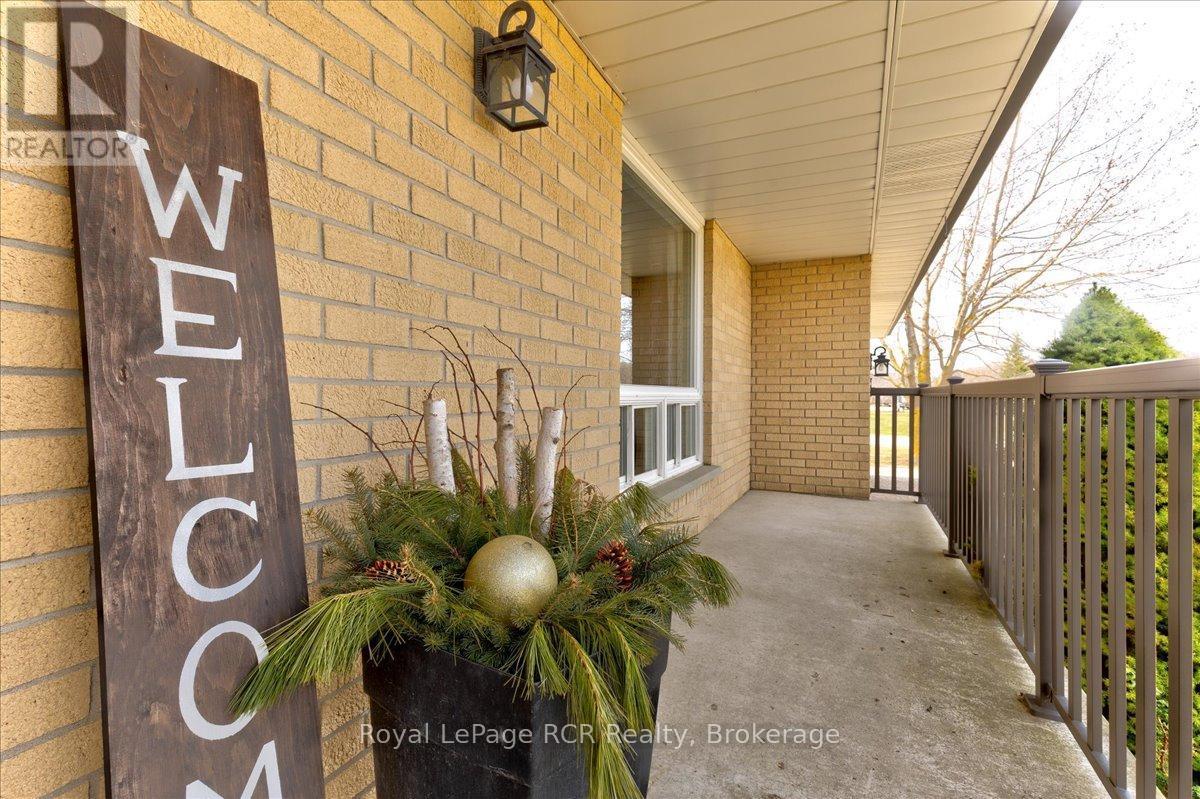 












8008 WELLINGTON ROAD 7 ROAD

,
Mapleton,




Ontario
N0G2K0

