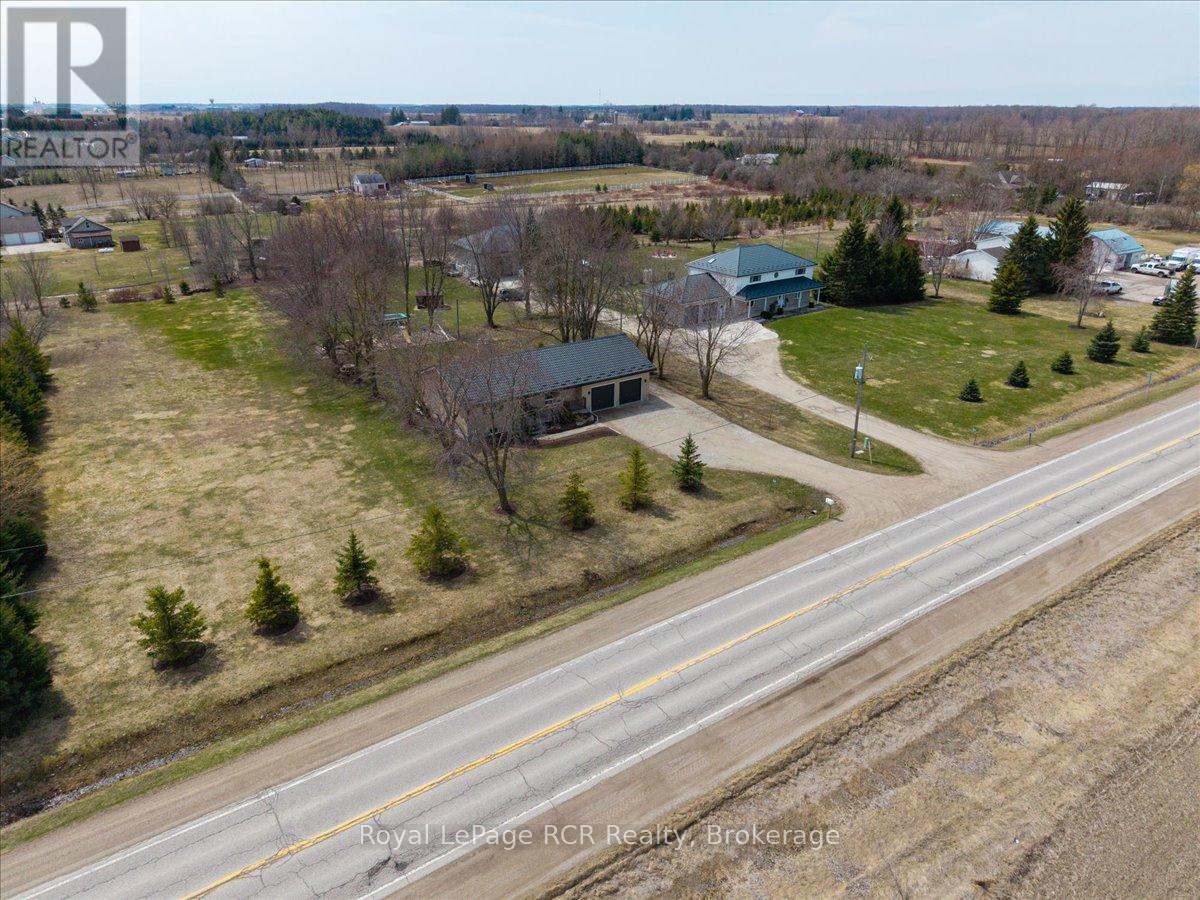 












8008 WELLINGTON ROAD 7 ROAD

,
Mapleton,




Ontario
N0G2K0


