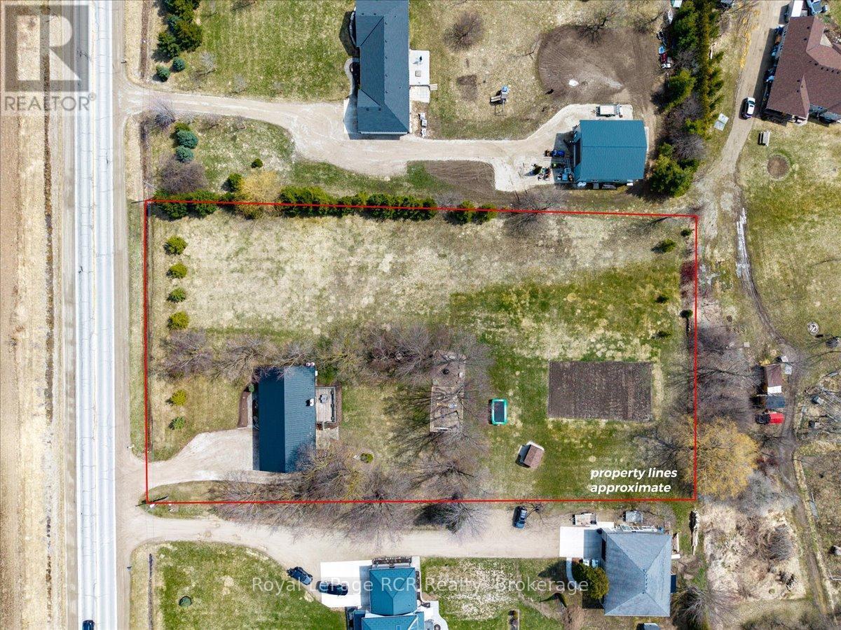 












8008 WELLINGTON ROAD 7 ROAD

,
Mapleton,




Ontario
N0G2K0

