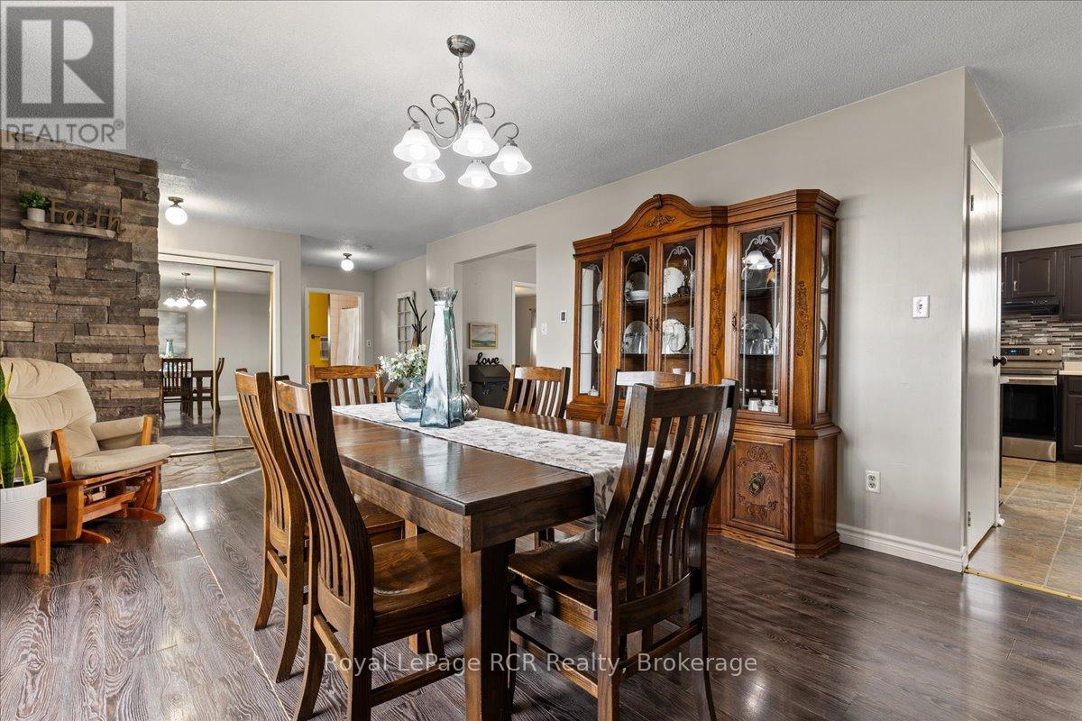 












8008 WELLINGTON ROAD 7 ROAD

,
Mapleton,




Ontario
N0G2K0

