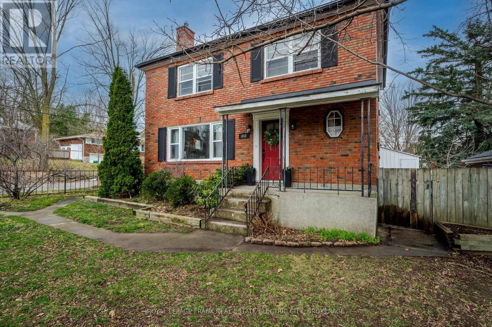 












650 SHERBROOKE STREET

,
Peterborough Central (Old West End),




Ontario
K9J2P6


