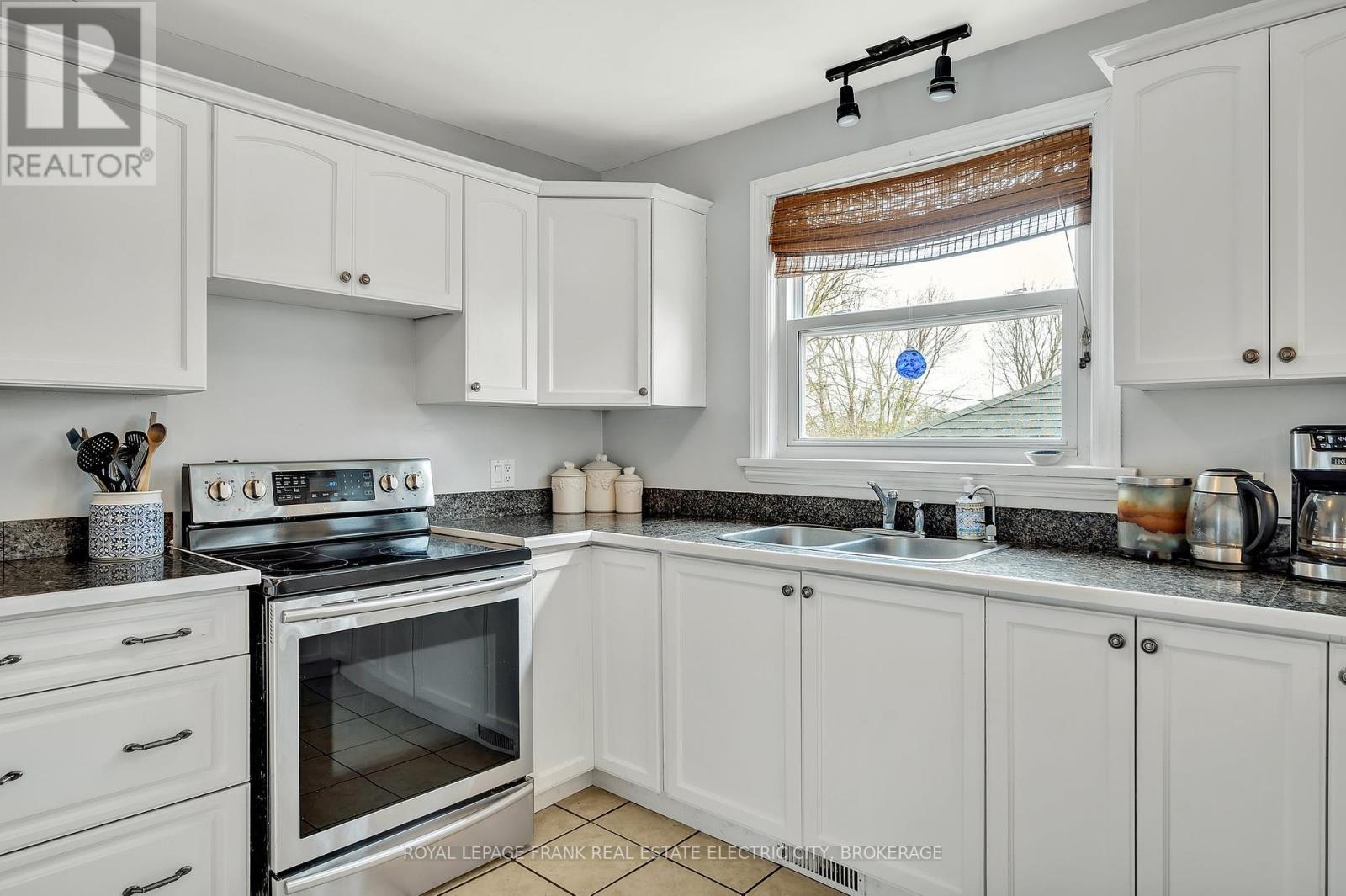 












650 SHERBROOKE STREET

,
Peterborough Central (Old West End),




Ontario
K9J2P6


