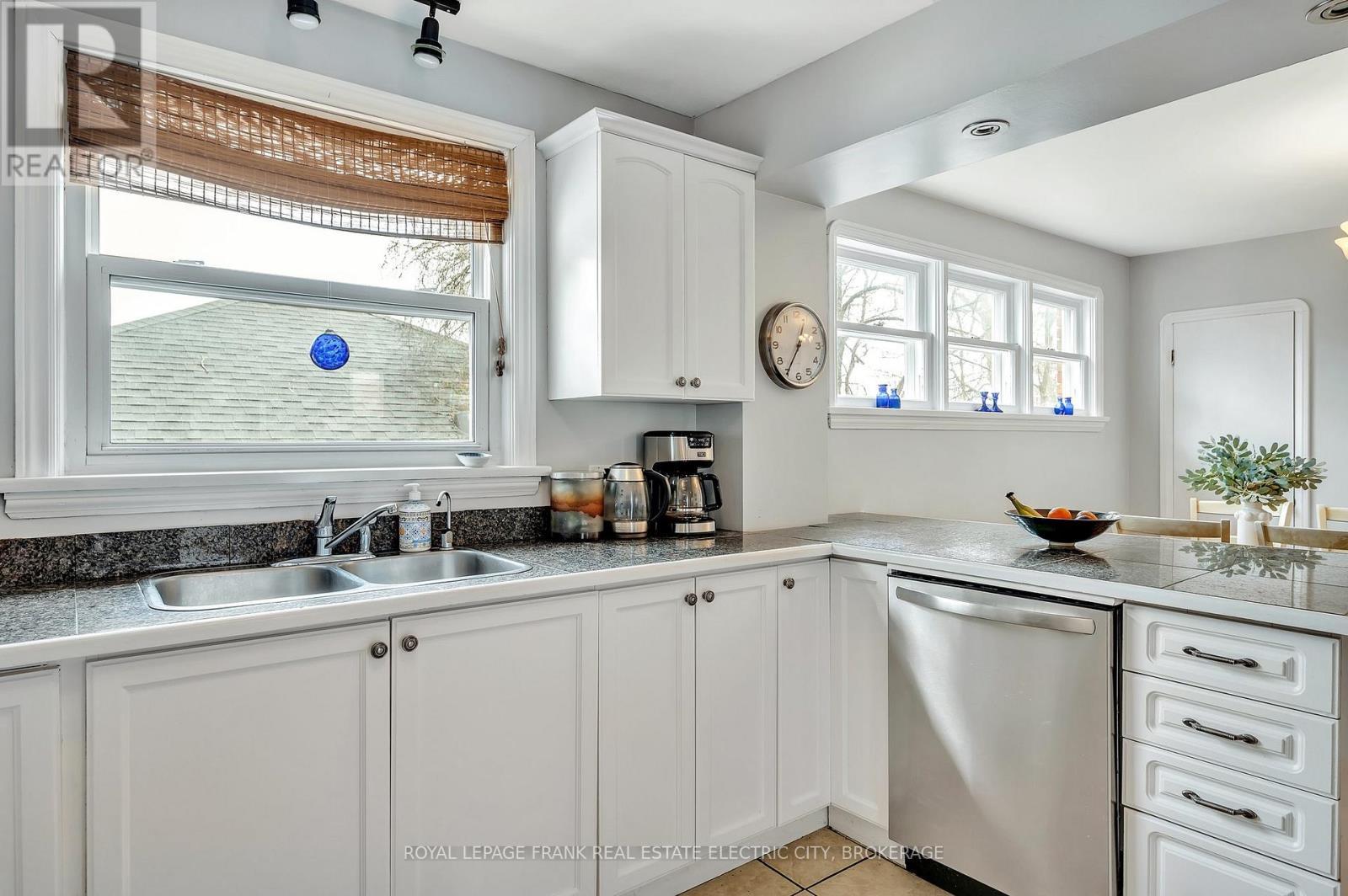 












650 SHERBROOKE STREET

,
Peterborough Central (Old West End),




Ontario
K9J2P6

