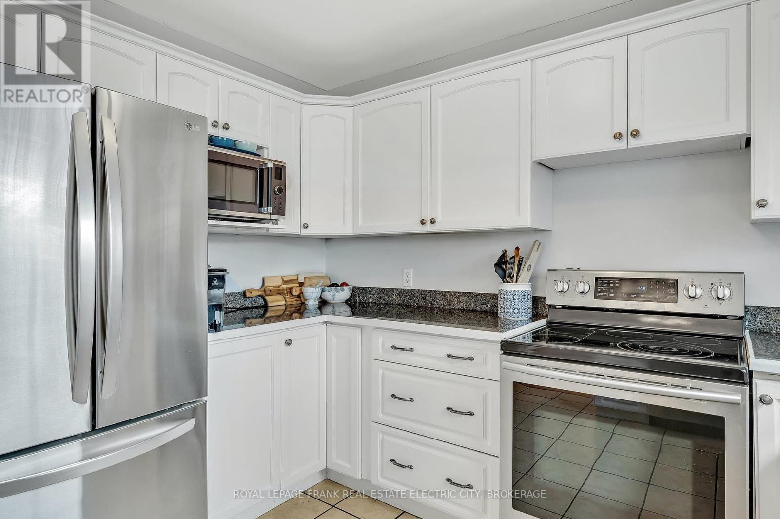 












650 SHERBROOKE STREET

,
Peterborough Central (Old West End),




Ontario
K9J2P6

