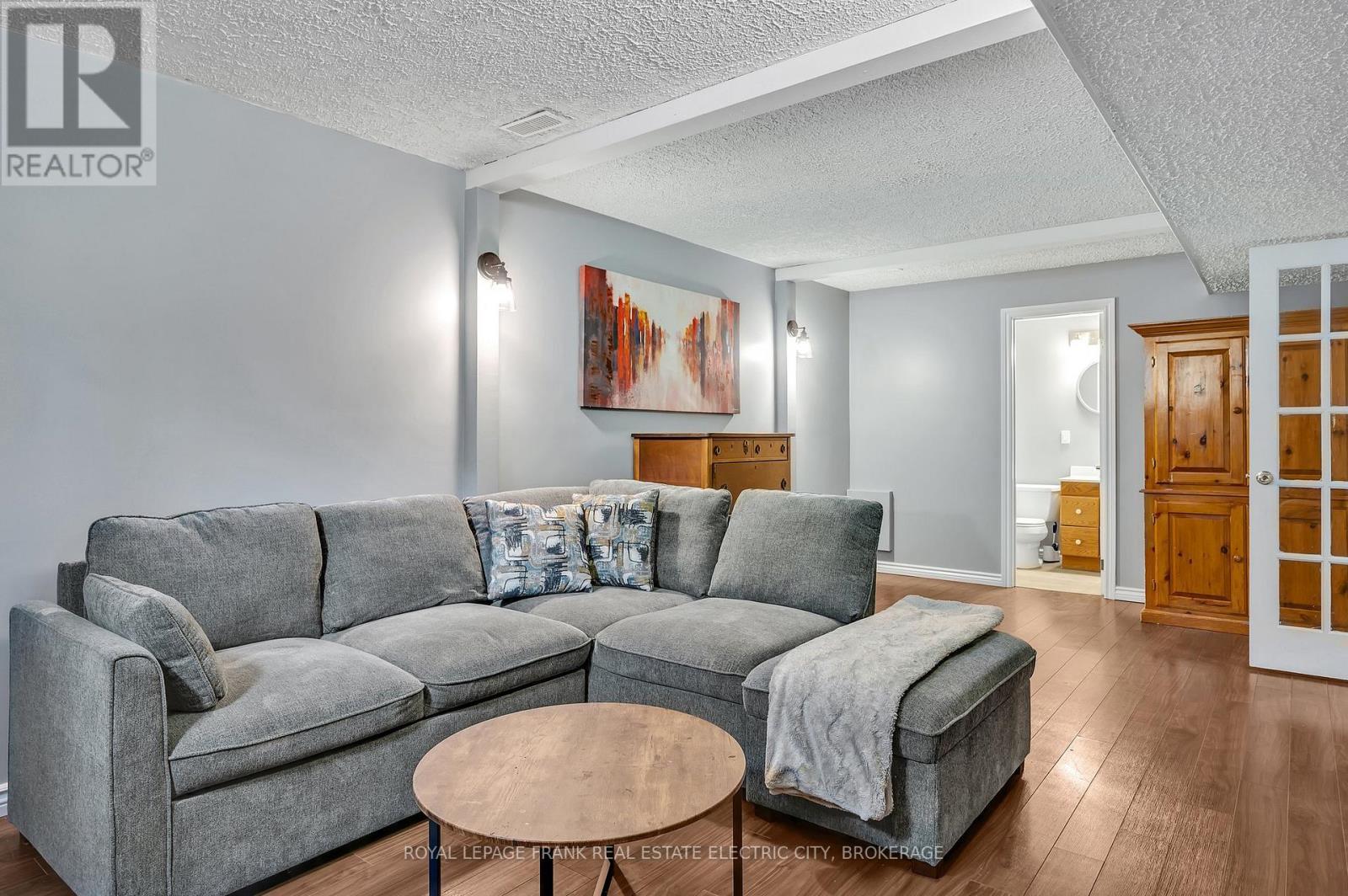 












650 SHERBROOKE STREET

,
Peterborough Central (Old West End),




Ontario
K9J2P6

