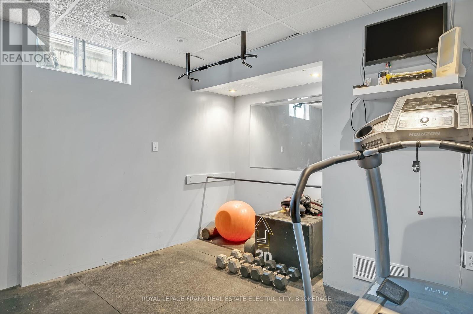 












650 SHERBROOKE STREET

,
Peterborough Central (Old West End),




Ontario
K9J2P6

