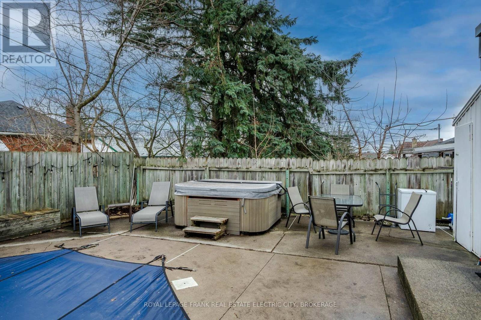 












650 SHERBROOKE STREET

,
Peterborough Central (Old West End),




Ontario
K9J2P6

