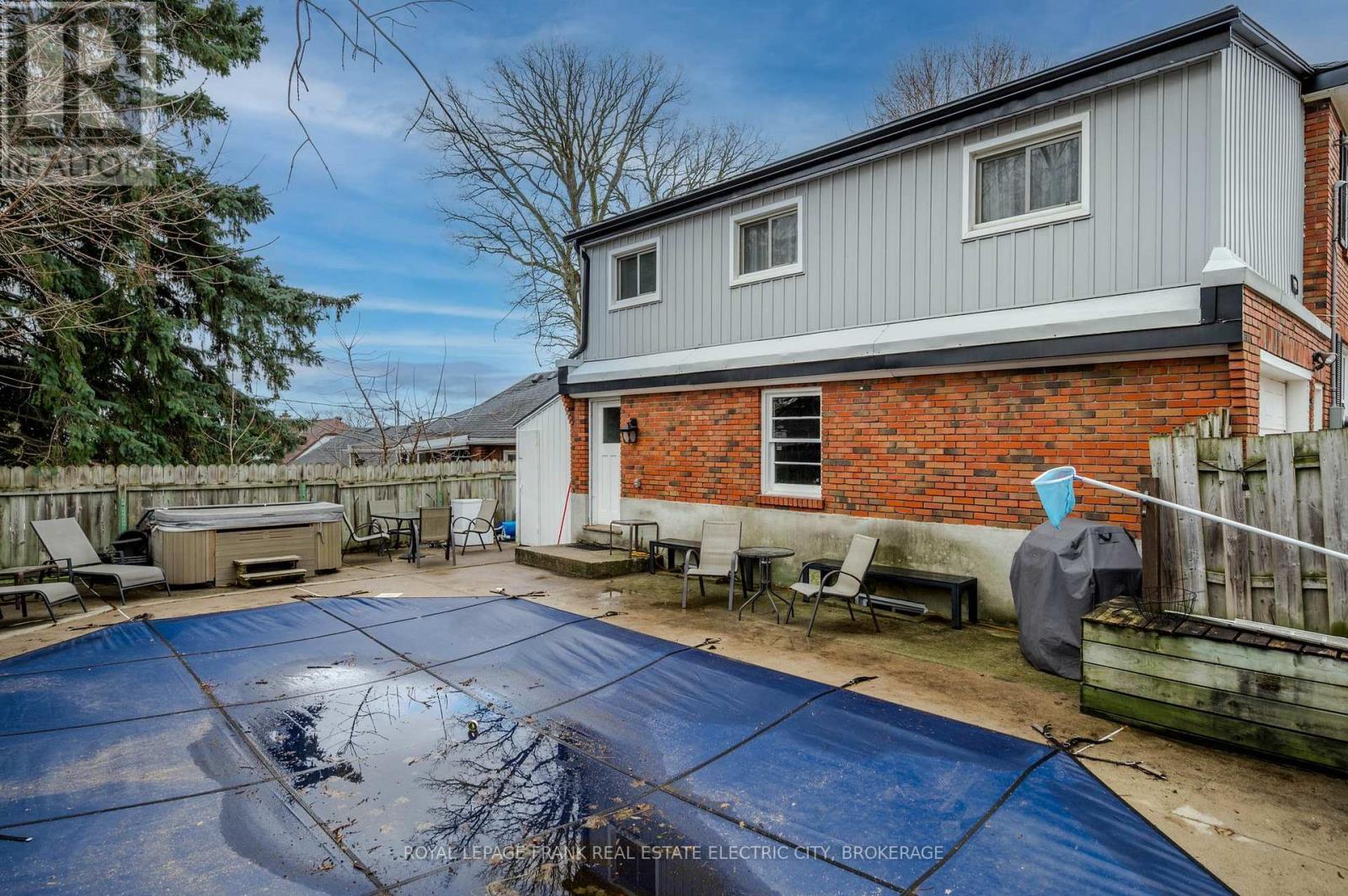 












650 SHERBROOKE STREET

,
Peterborough Central (Old West End),




Ontario
K9J2P6

