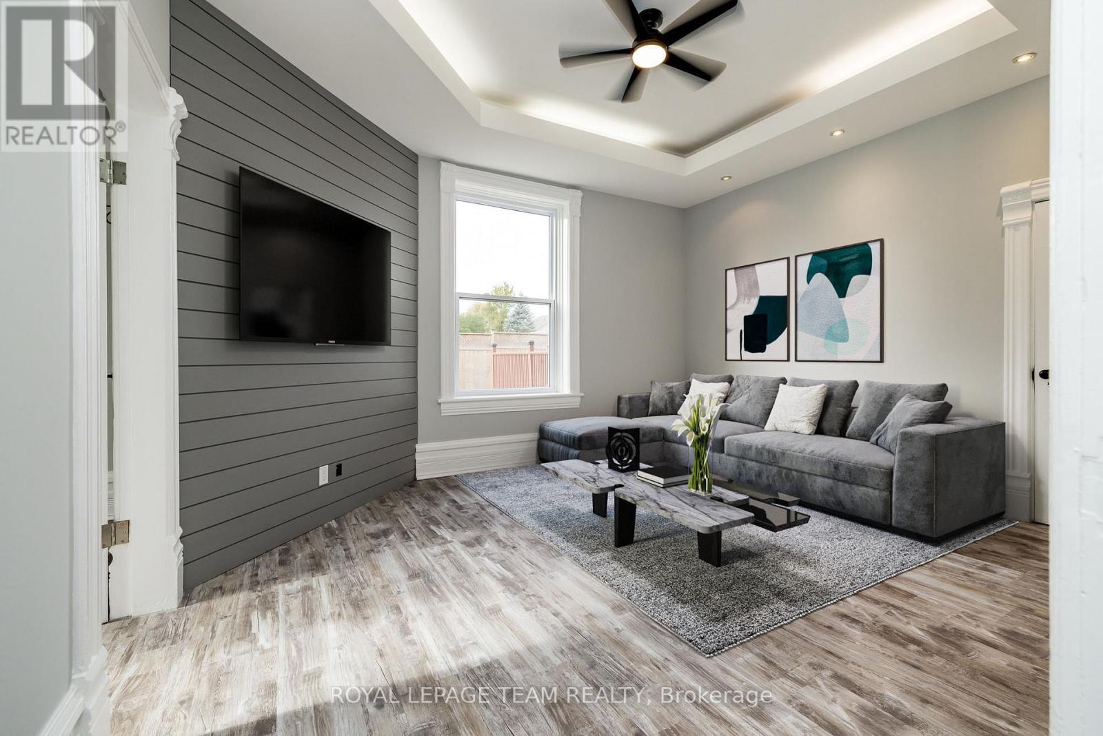 












294 DUMBRILLE STREET

,
North Grenville,




Ontario
K0G1J0


