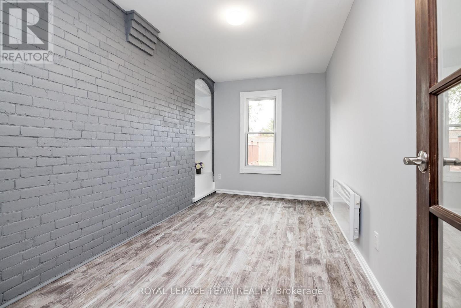 












294 DUMBRILLE STREET

,
North Grenville,




Ontario
K0G1J0

