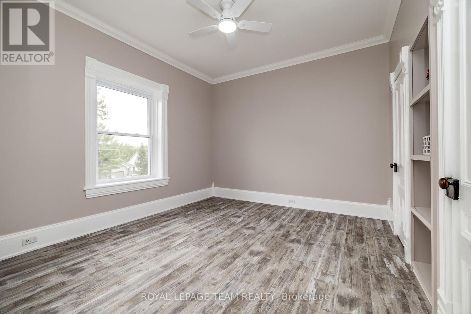 












294 DUMBRILLE STREET

,
North Grenville,




Ontario
K0G1J0


