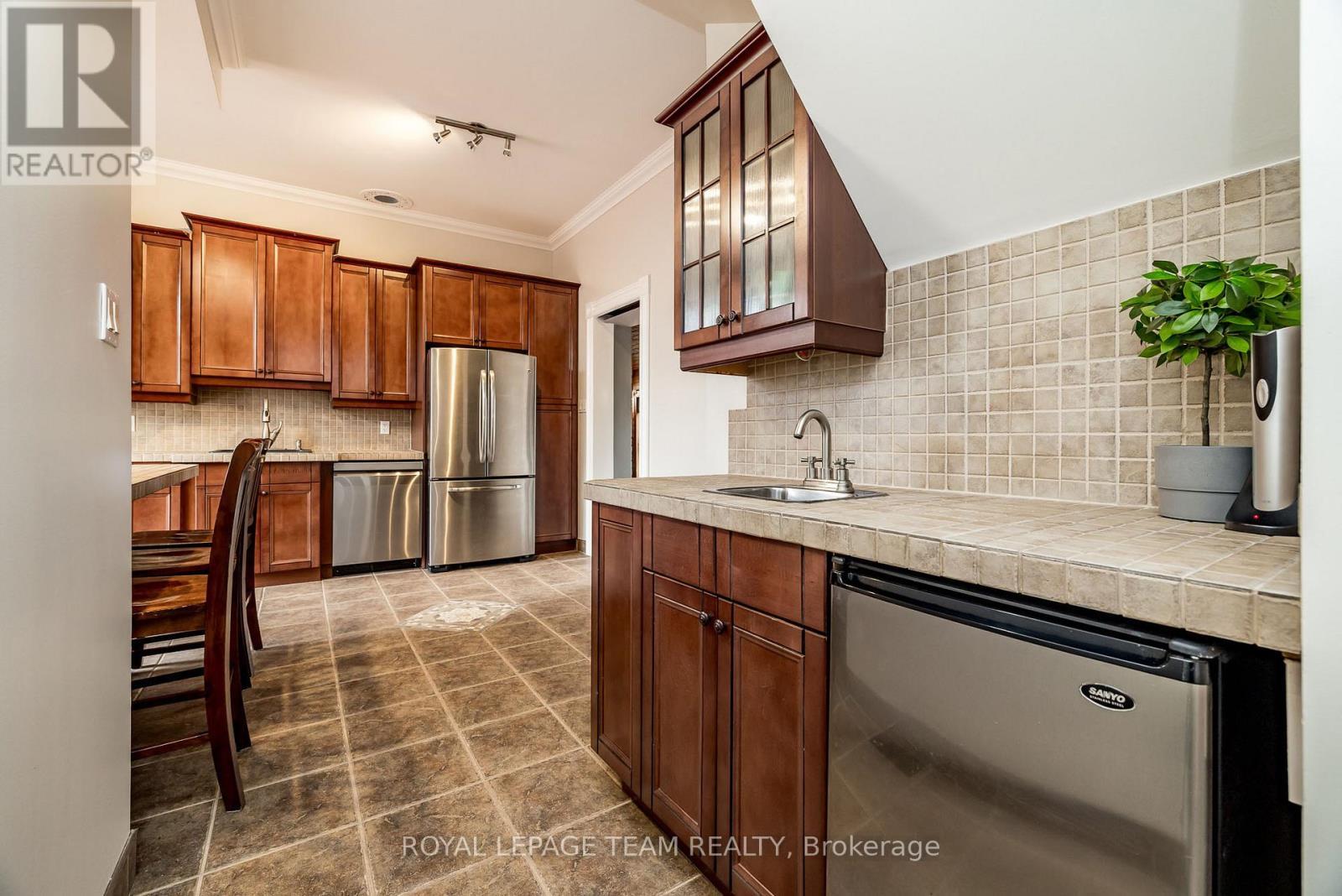 












294 DUMBRILLE STREET

,
North Grenville,




Ontario
K0G1J0

