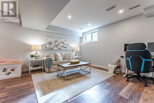 












42 - 350 DUNDAS STREET S

,
Cambridge,




Ontario
N1R5S2

