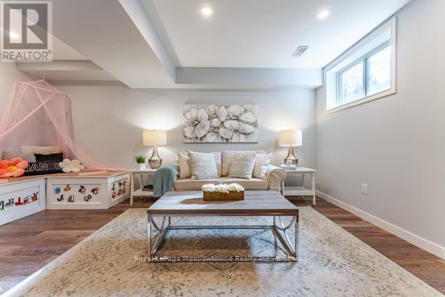 












42 - 350 DUNDAS STREET S

,
Cambridge,




Ontario
N1R5S2

