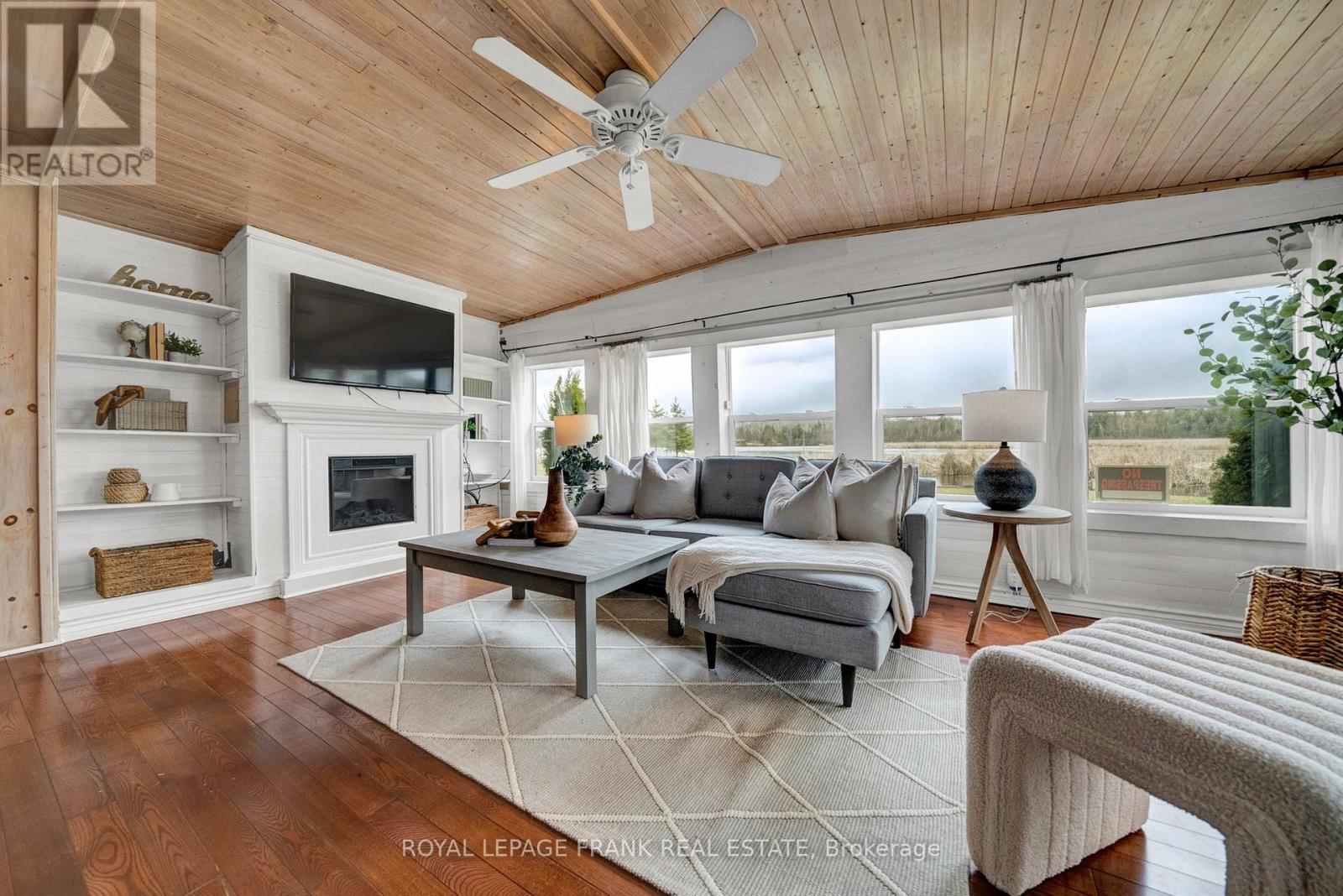 












61 ARMSTRONG AVENUE

,
Scugog,




Ontario
L0B1L0

