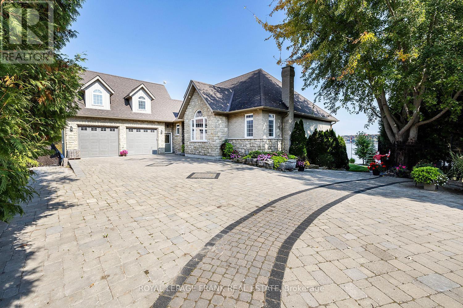 












24 GILSON POINT PLACE

,
Kawartha Lakes (Mariposa),




Ontario
K0M2C0

