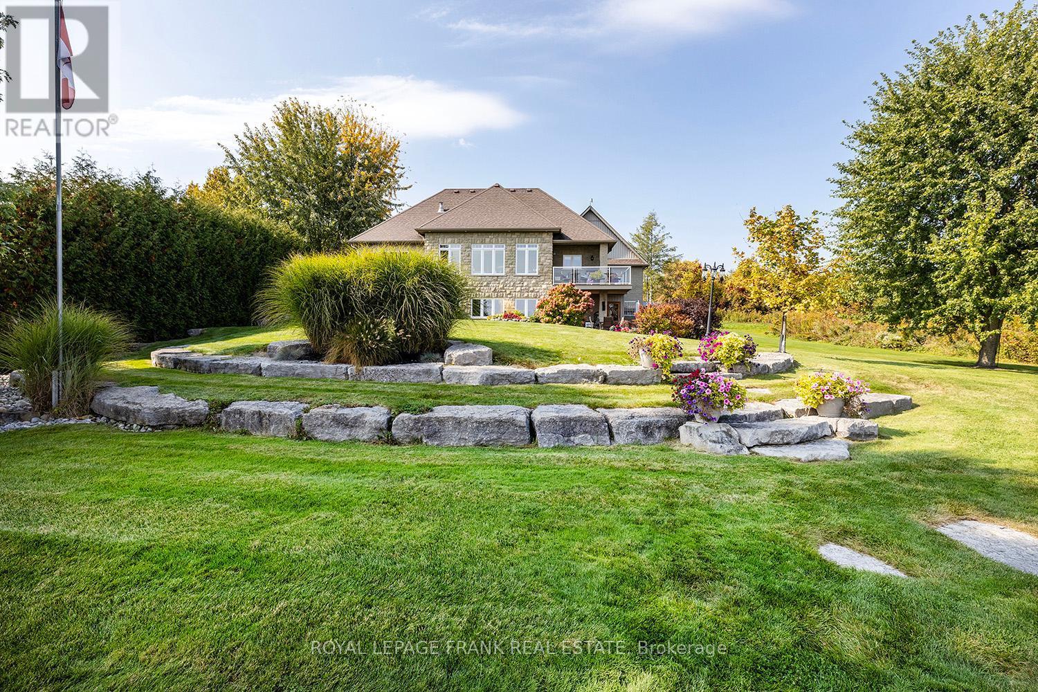 












24 GILSON POINT PLACE

,
Kawartha Lakes (Mariposa),




Ontario
K0M2C0

