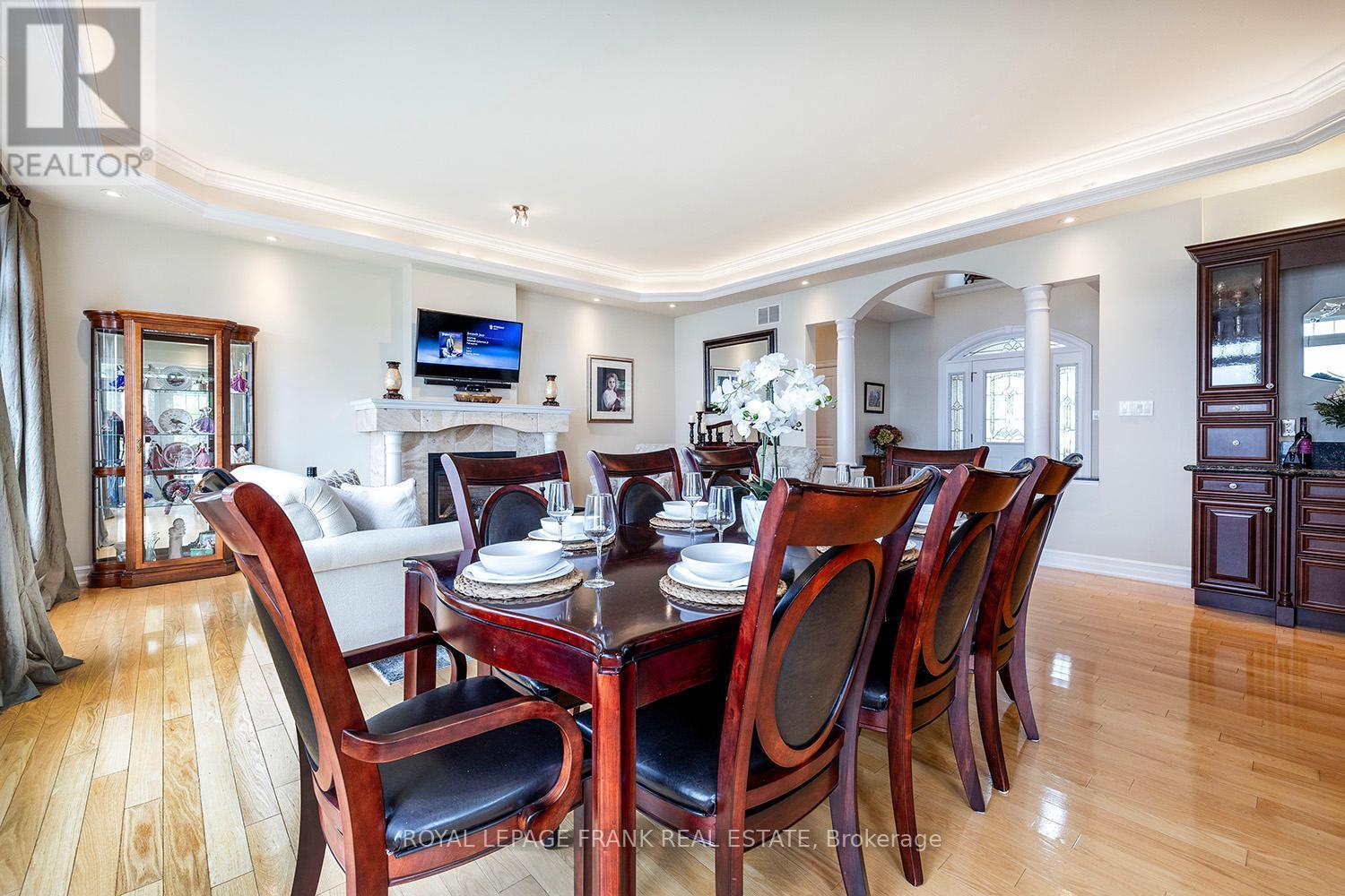 












24 GILSON POINT PLACE

,
Kawartha Lakes (Mariposa),




Ontario
K0M2C0

