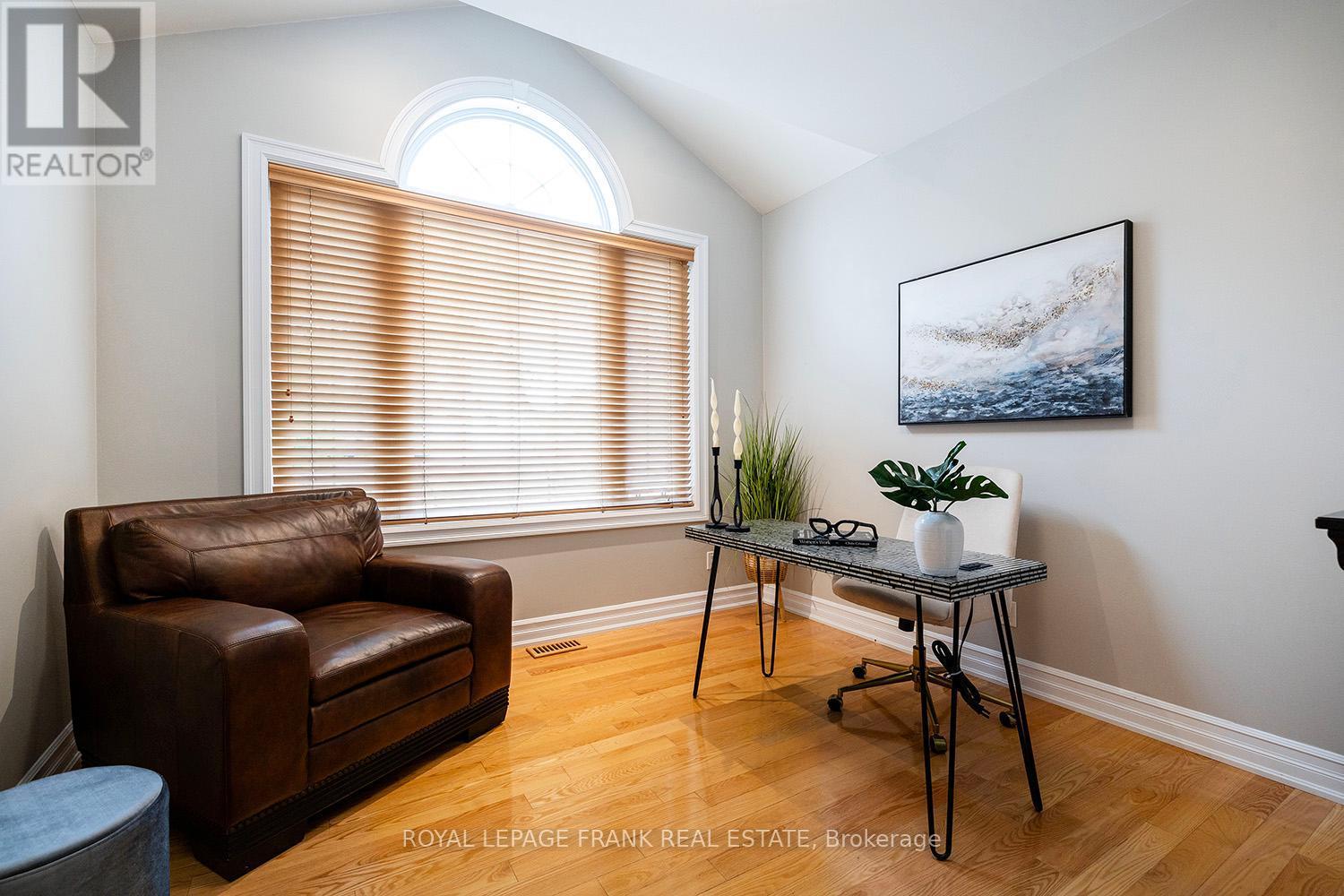 












24 GILSON POINT PLACE

,
Kawartha Lakes (Mariposa),




Ontario
K0M2C0

