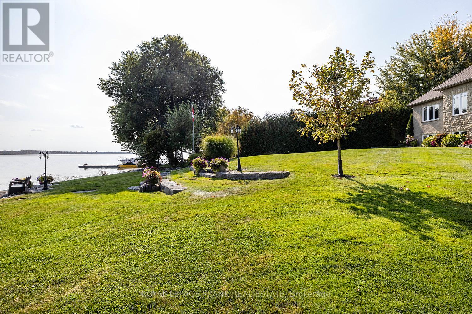 












24 GILSON POINT PLACE

,
Kawartha Lakes (Mariposa),




Ontario
K0M2C0

