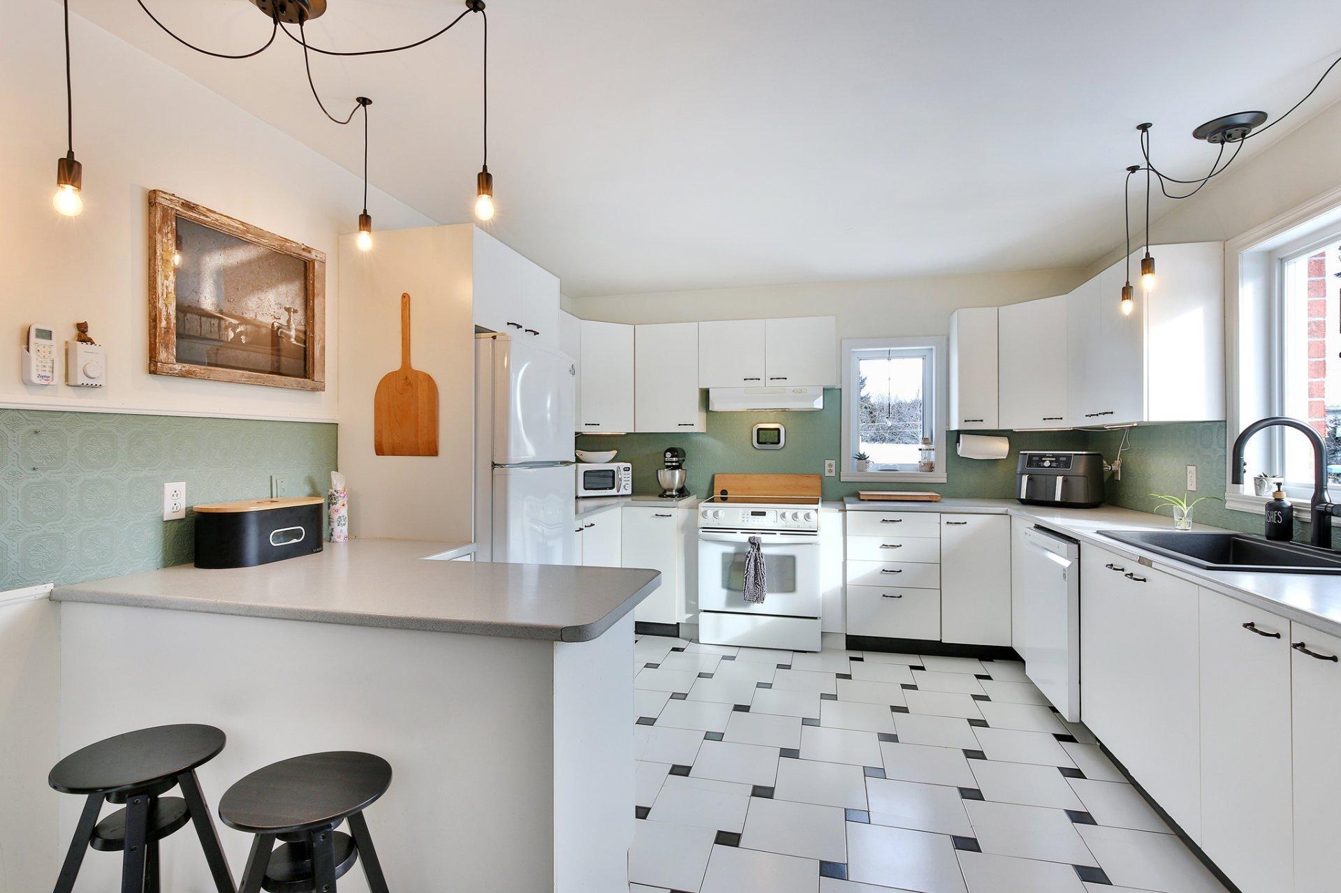 









12Z


Rue Draffin

,
Noyan,




QC
J0J1B0

