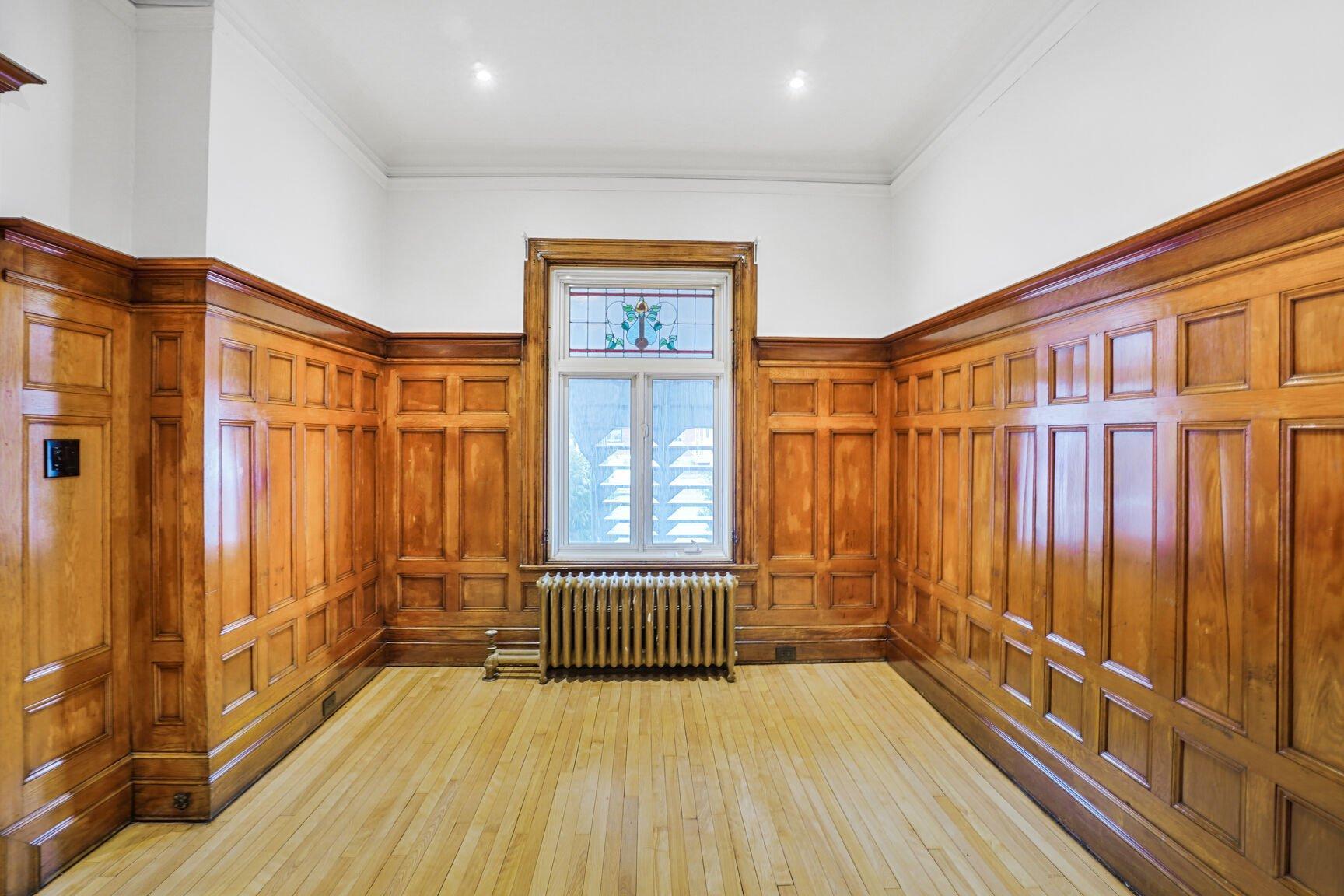 









6294


Rue St-Denis

,
Montréal (Rosemont/La Petite-Patrie),




QC
H2S2R7


