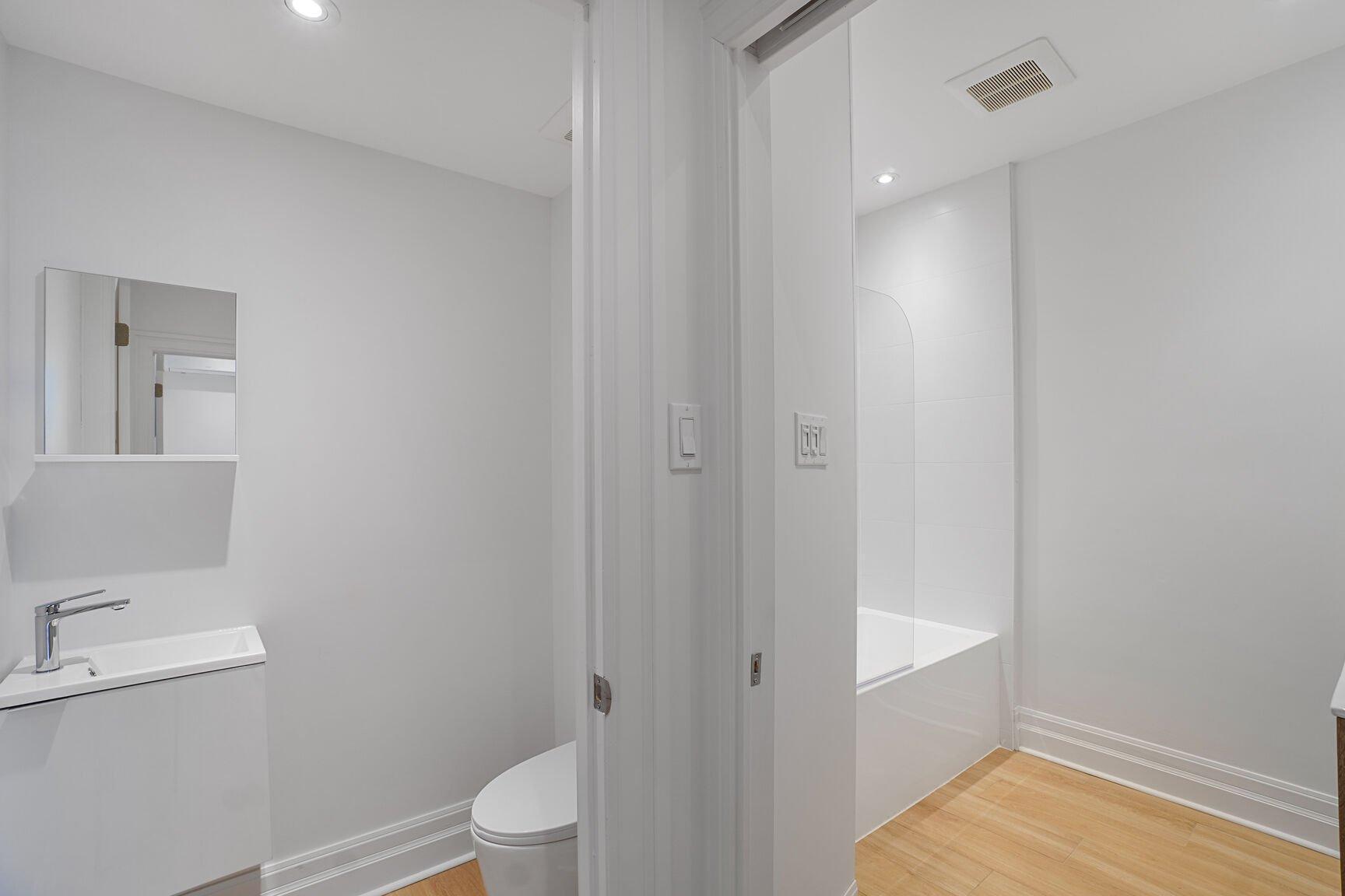 









6294


Rue St-Denis

,
Montréal (Rosemont/La Petite-Patrie),




QC
H2S2R7


