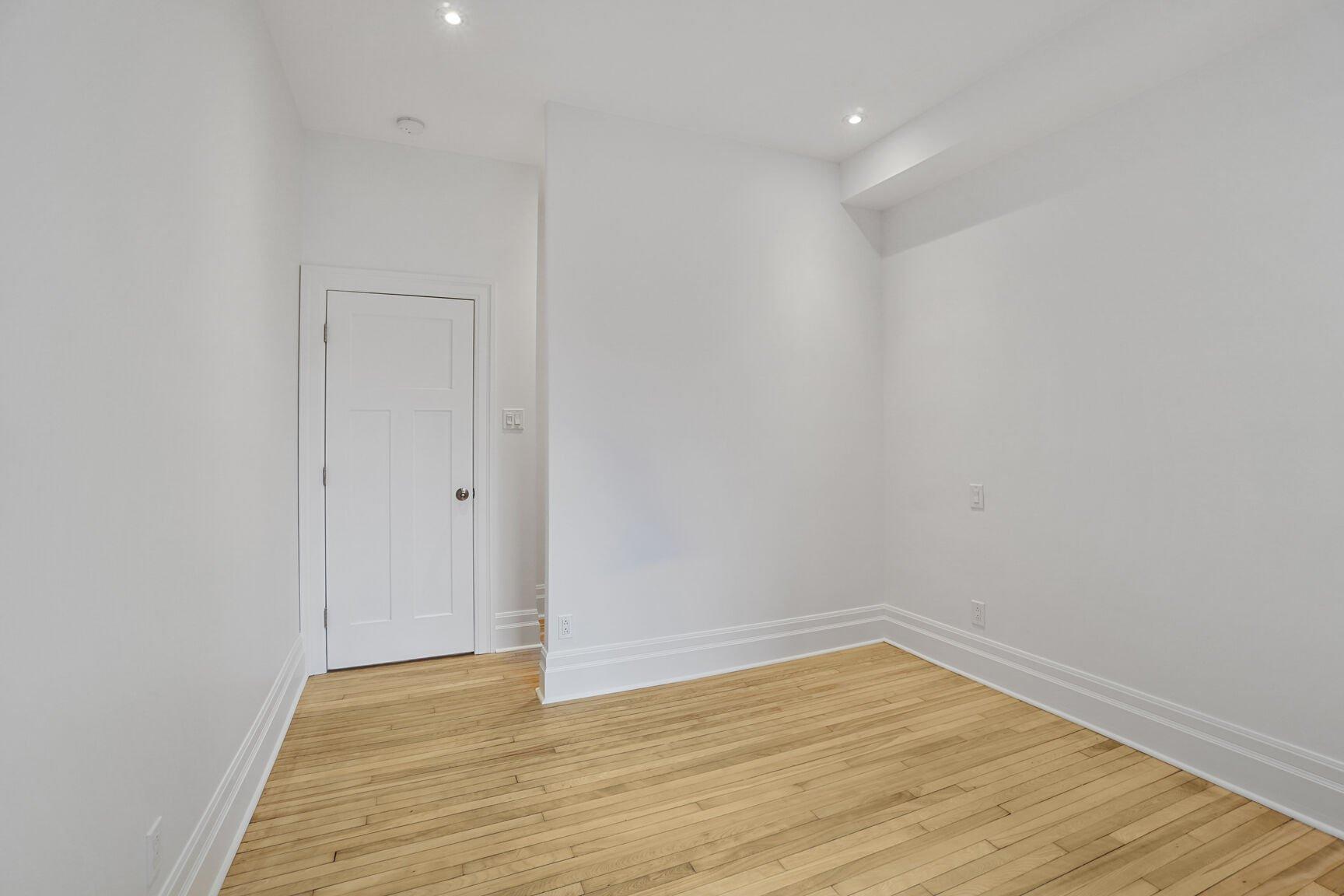 









6294


Rue St-Denis

,
Montréal (Rosemont/La Petite-Patrie),




QC
H2S2R7

