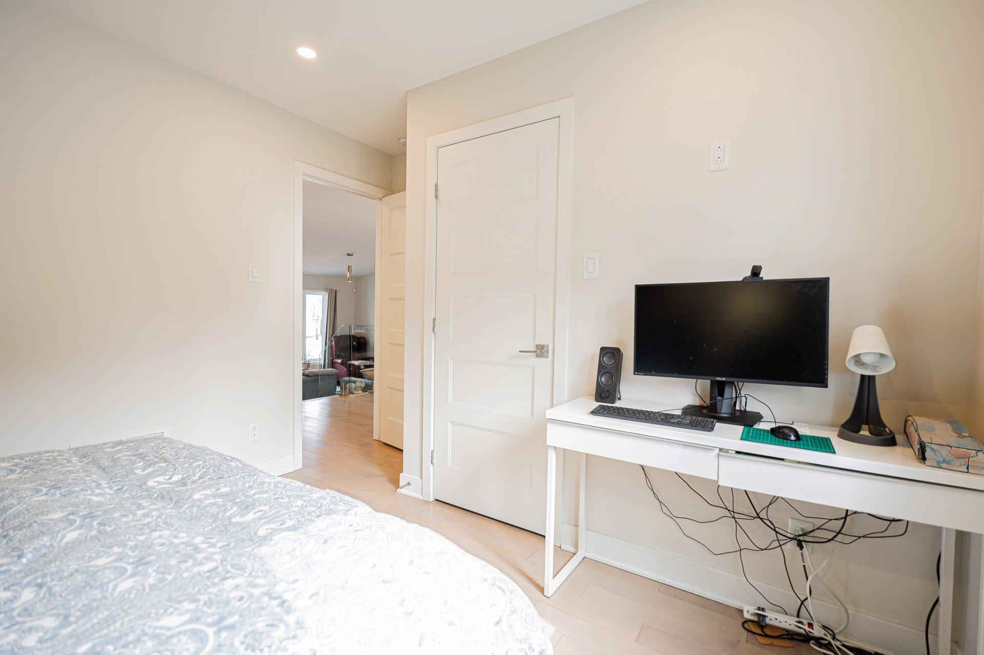 









21


Rue de Caplan

,
Blainville,




QC
J7B1J3

