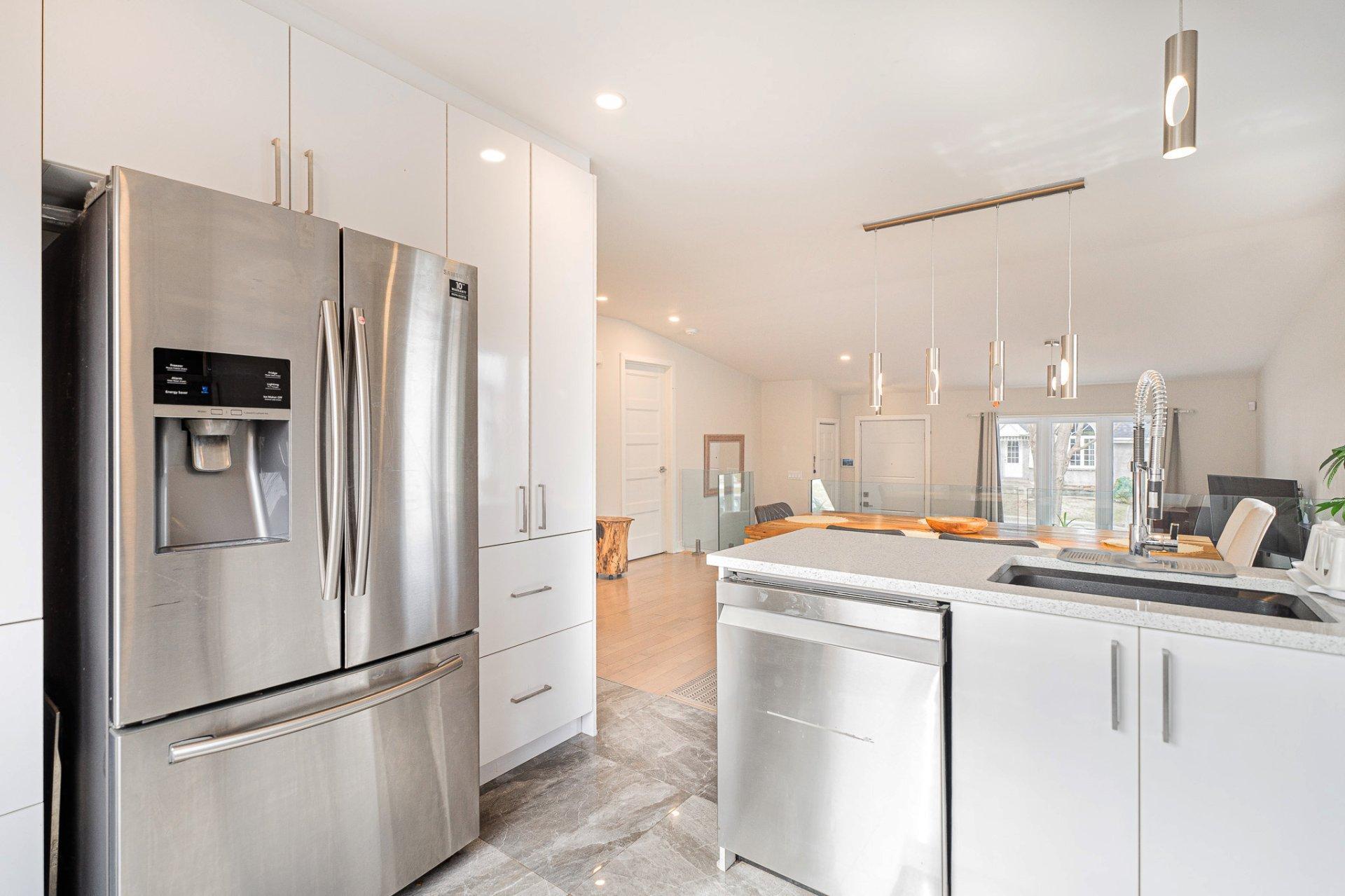 









21


Rue de Caplan

,
Blainville,




QC
J7B1J3

