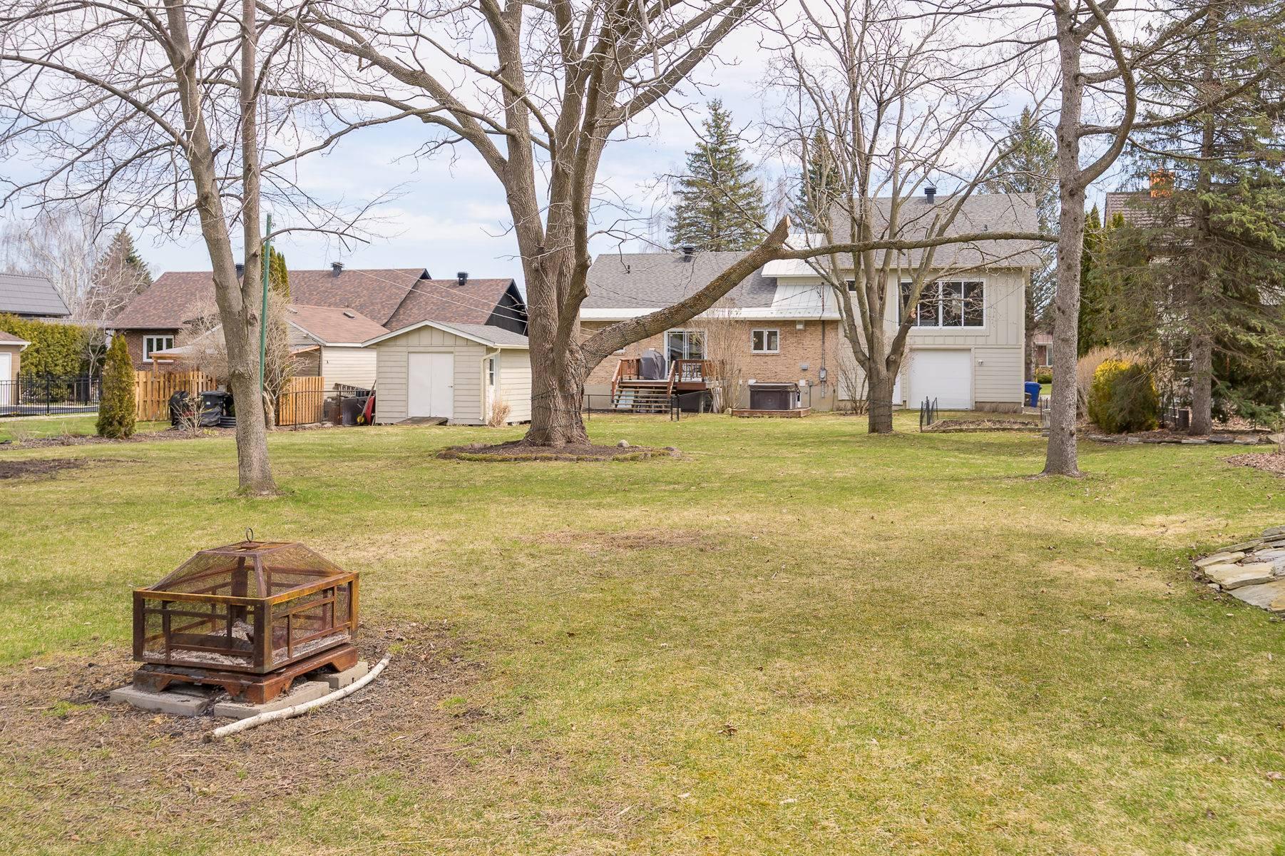 









79


Ch. du Fleuve

,
Coteau-du-Lac,




QC
J0P1B0

