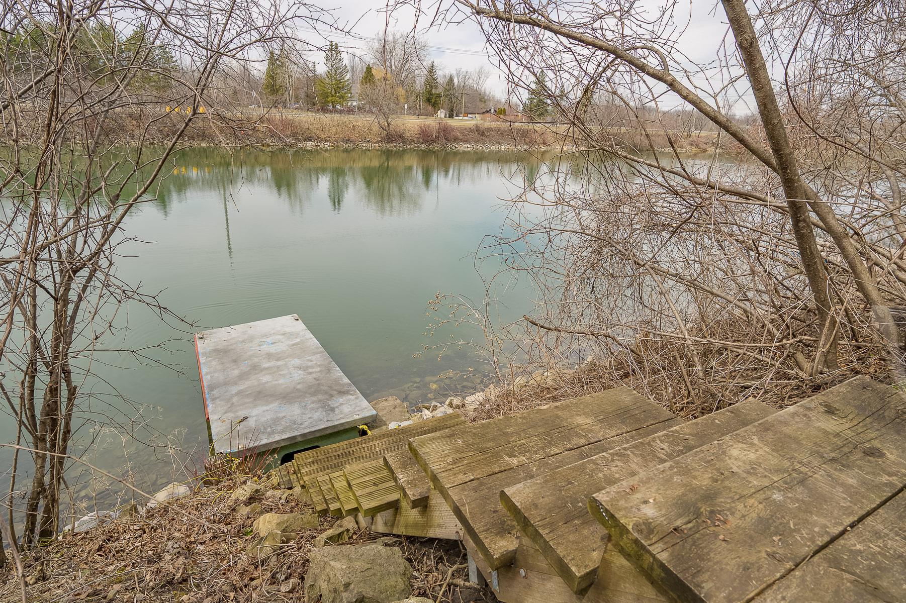 









79


Ch. du Fleuve

,
Coteau-du-Lac,




QC
J0P1B0

