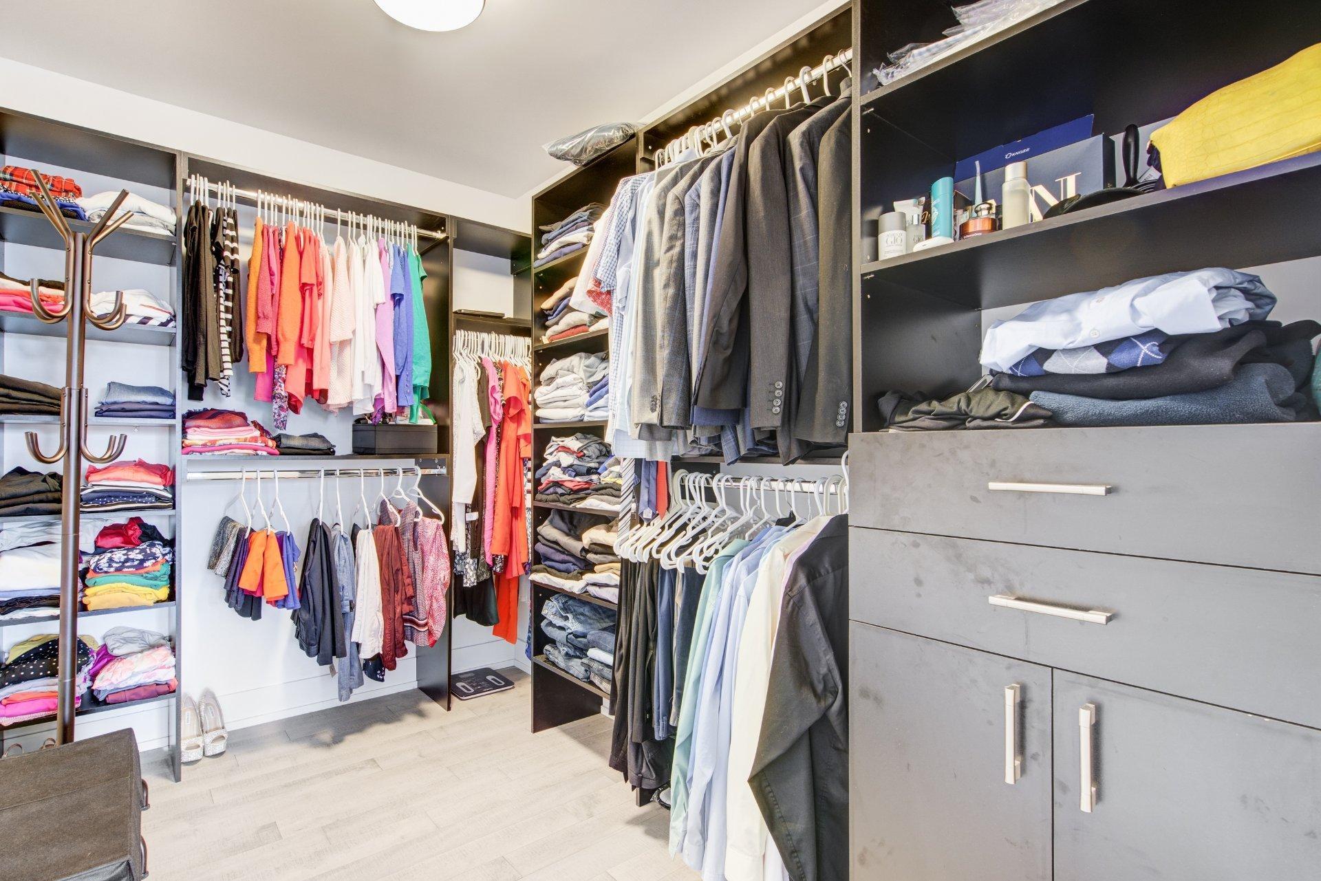 









863


Rue Deslauriers

,
La Prairie,




QC
J5R1L7

