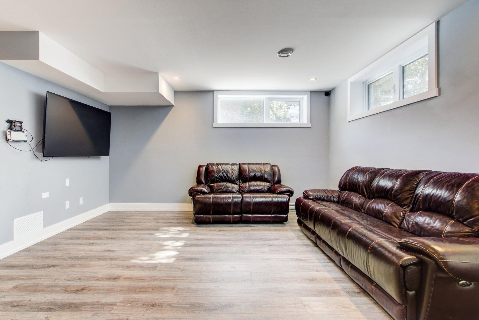









863


Rue Deslauriers

,
La Prairie,




QC
J5R1L7


