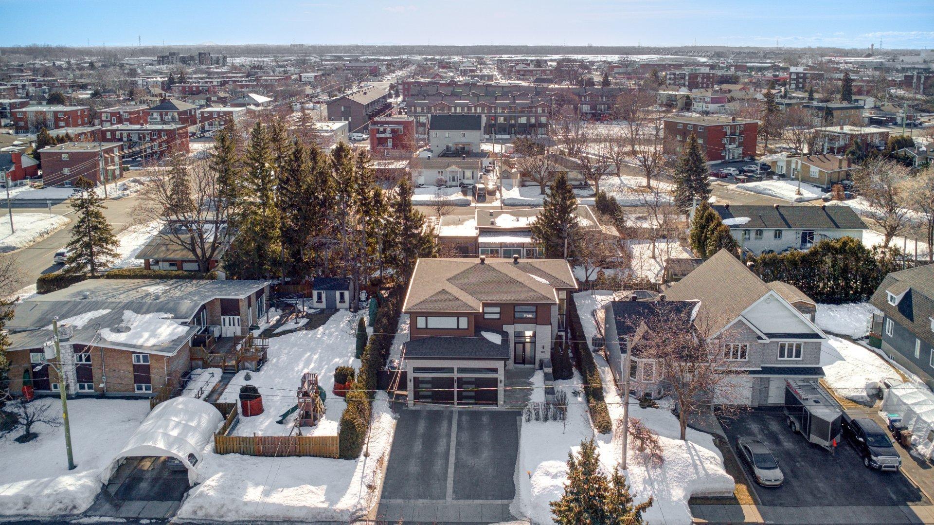 









863


Rue Deslauriers

,
La Prairie,




QC
J5R1L7

