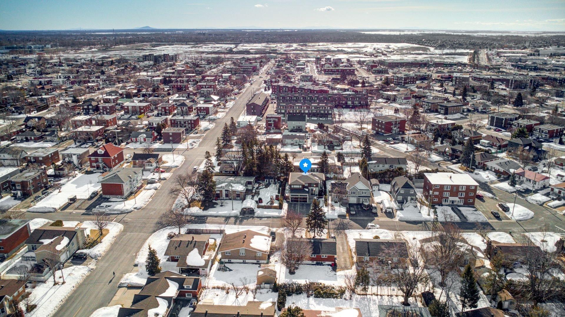 









863


Rue Deslauriers

,
La Prairie,




QC
J5R1L7

