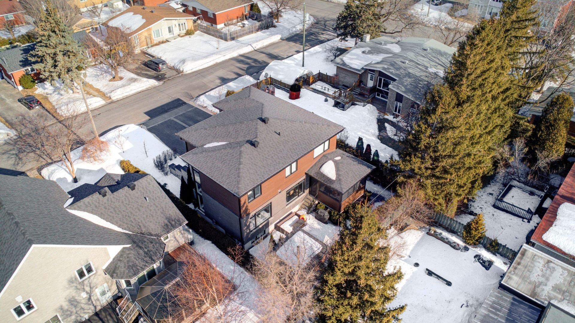 









863


Rue Deslauriers

,
La Prairie,




QC
J5R1L7


