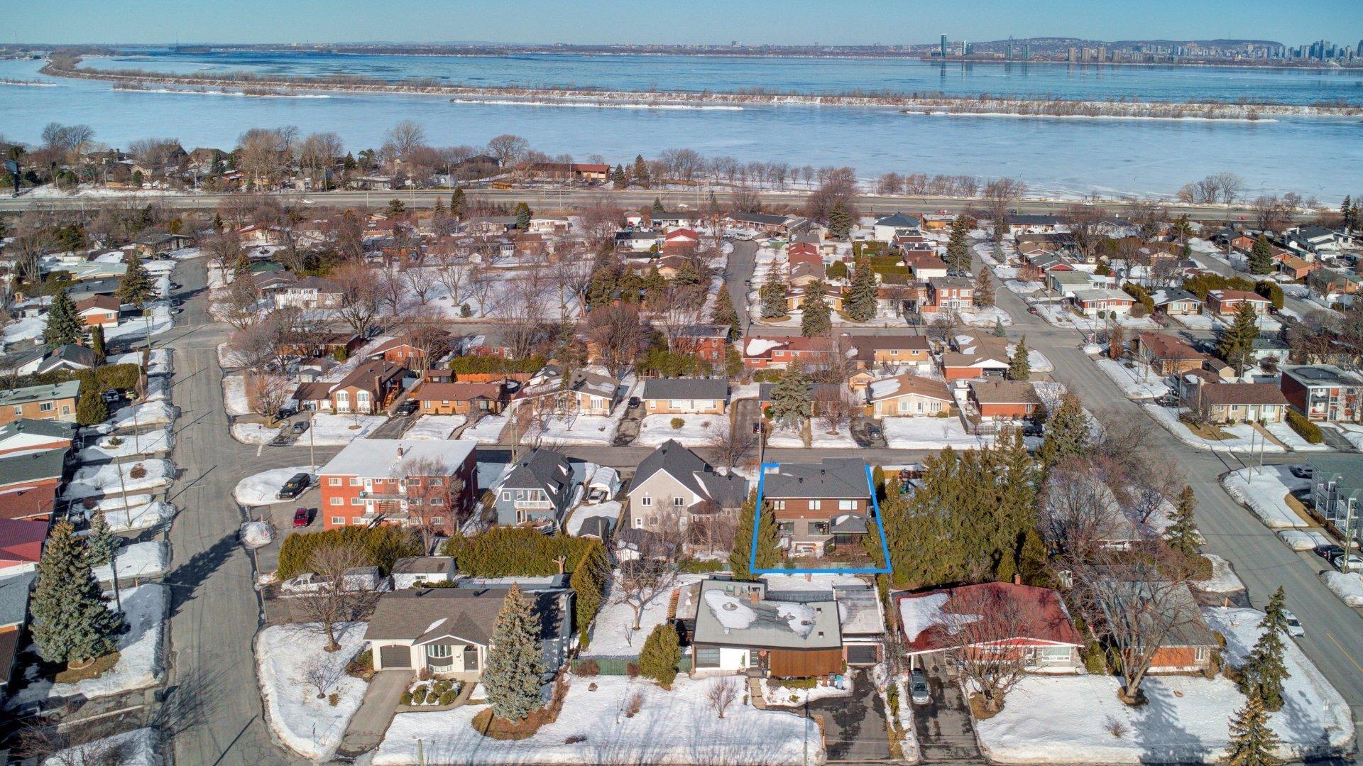 









863


Rue Deslauriers

,
La Prairie,




QC
J5R1L7

